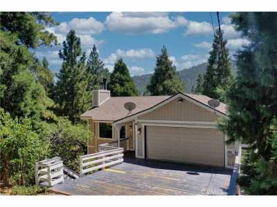 Home For Sale in Crestline, California