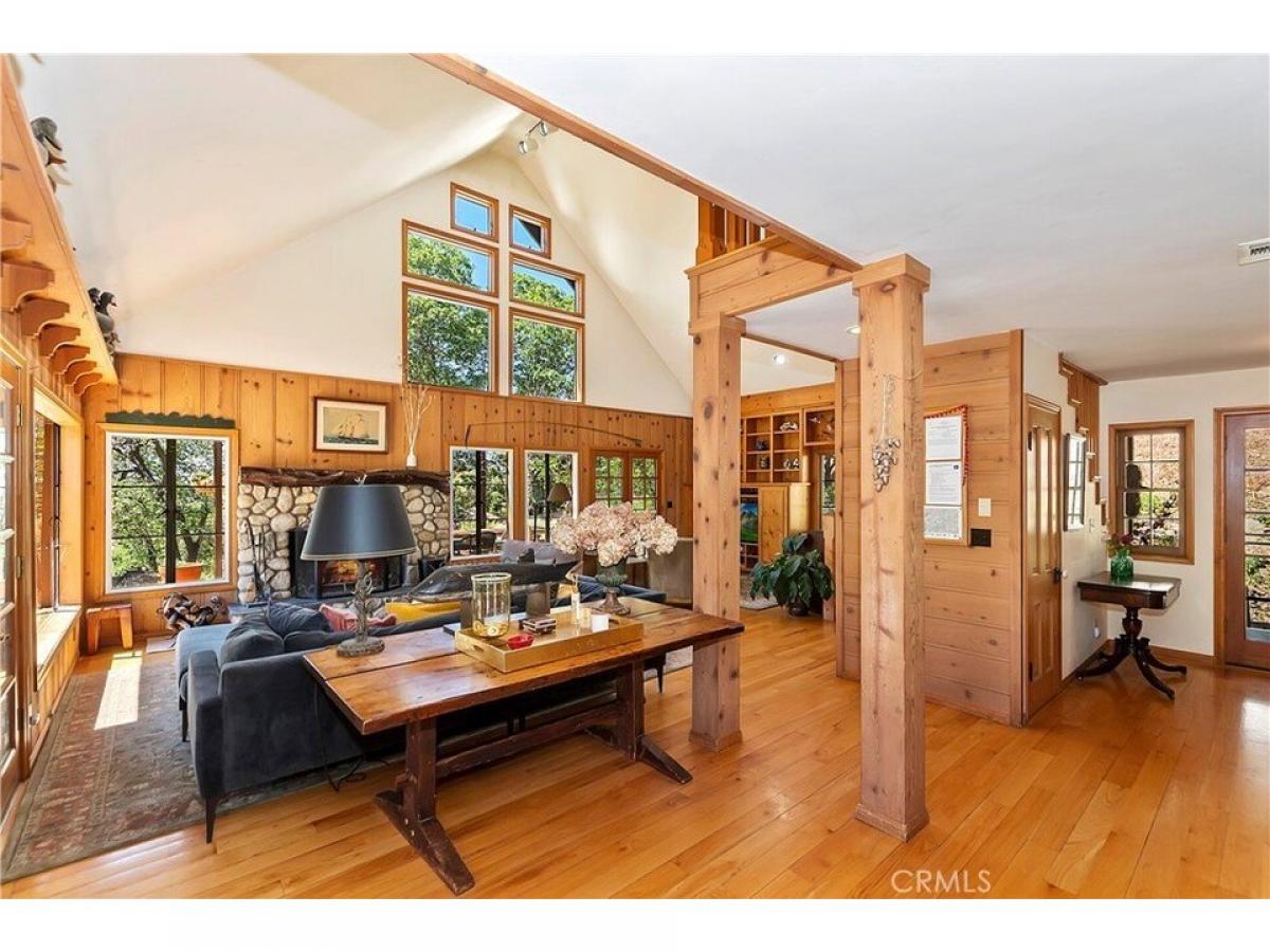 Picture of Home For Sale in Lake Arrowhead, California, United States