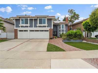 Home For Sale in Lake Forest, California