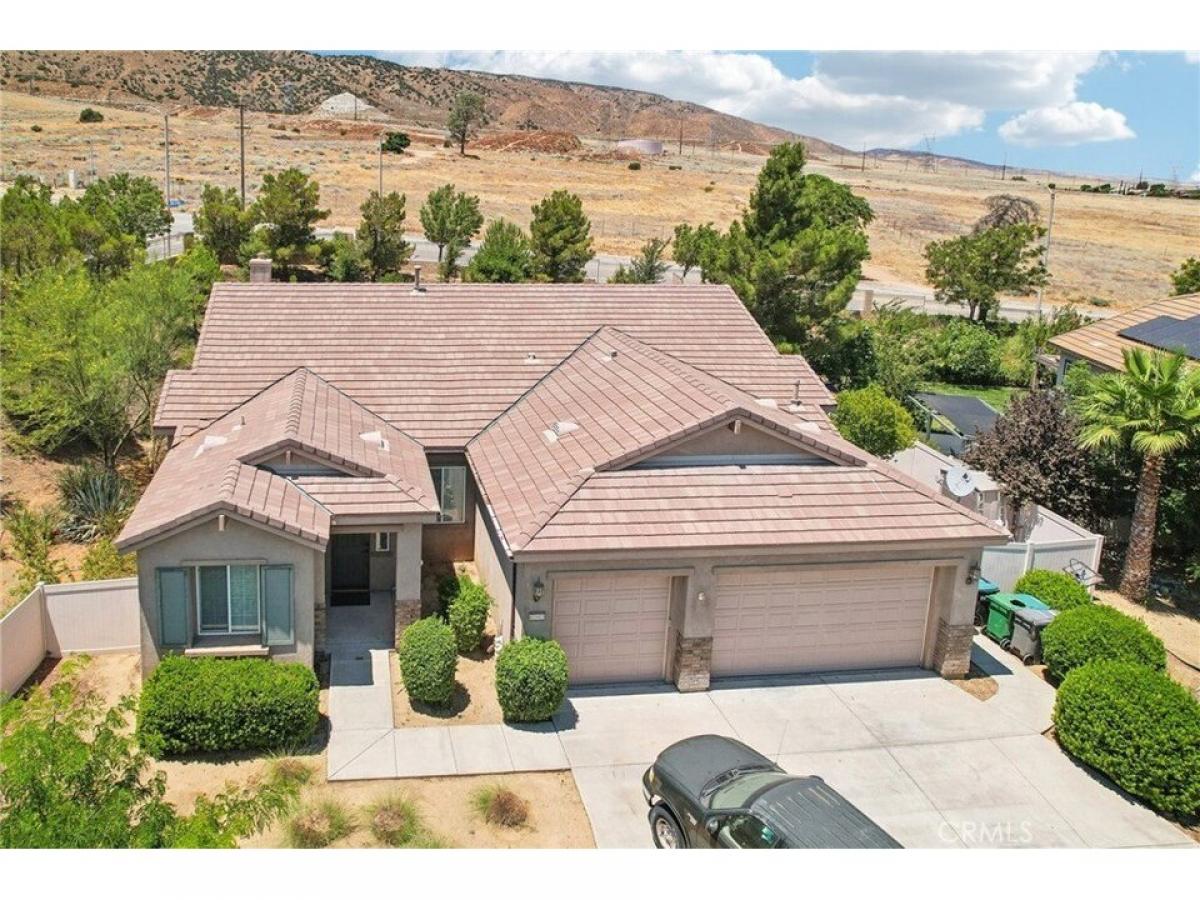 Picture of Home For Sale in Palmdale, California, United States