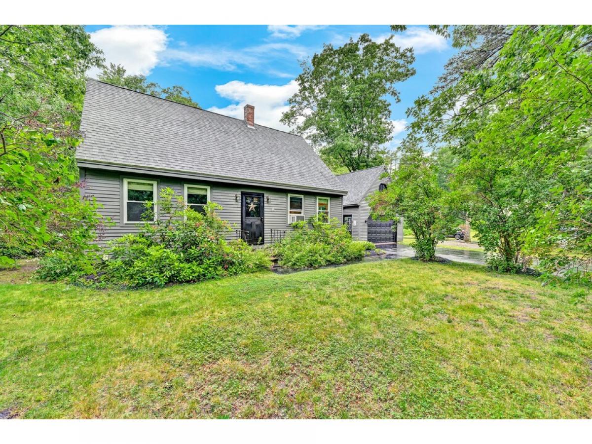 Picture of Home For Sale in Topsham, Maine, United States