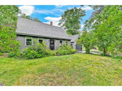 Home For Sale in Topsham, Maine