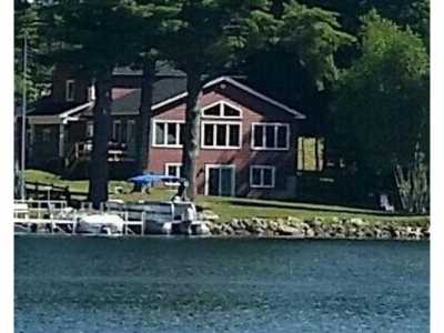 Home For Sale in Winthrop, Maine