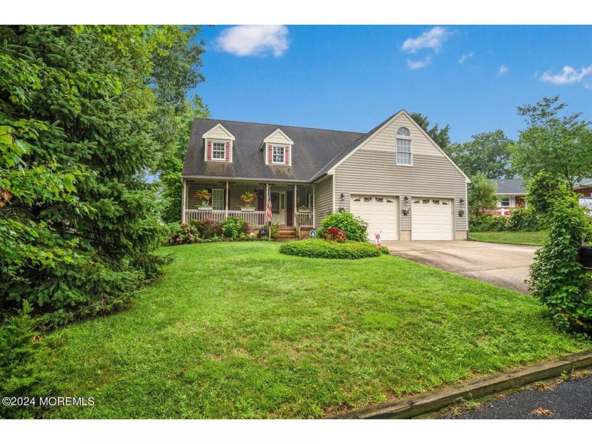 Picture of Home For Sale in Little Egg Harbor, New Jersey, United States