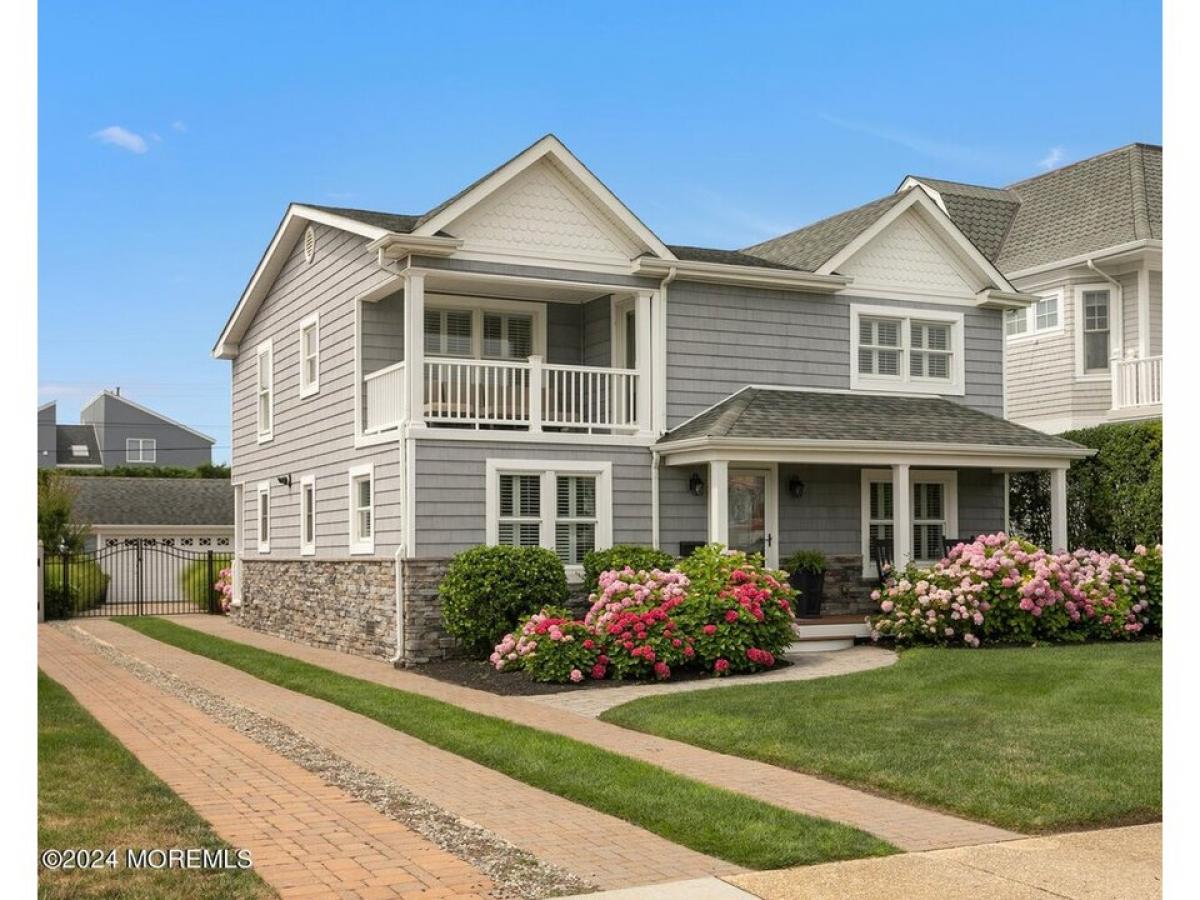 Picture of Home For Sale in Spring Lake, New Jersey, United States