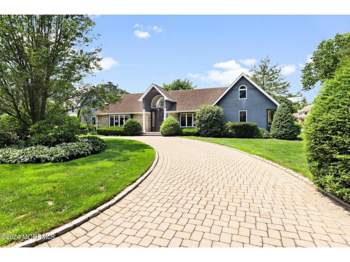 Picture of Home For Sale in Brielle, New Jersey, United States