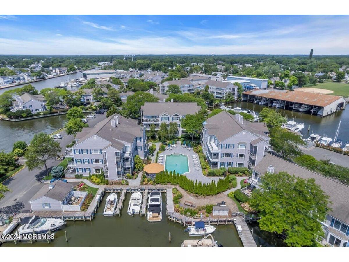 Picture of Home For Sale in Point Pleasant, New Jersey, United States