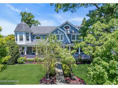 Home For Sale in Spring Lake, New Jersey