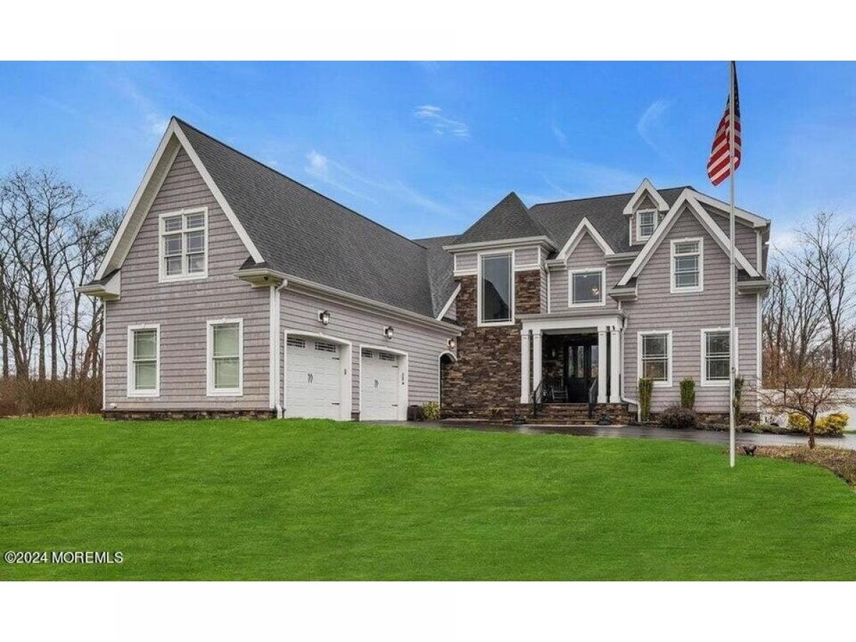 Picture of Home For Sale in Howell, New Jersey, United States