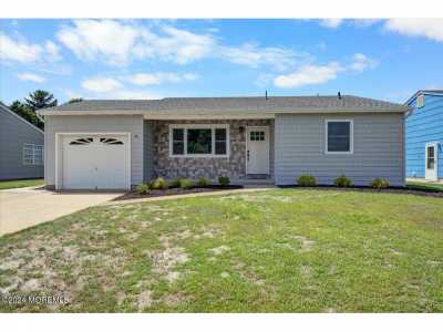 Home For Sale in Toms River, New Jersey