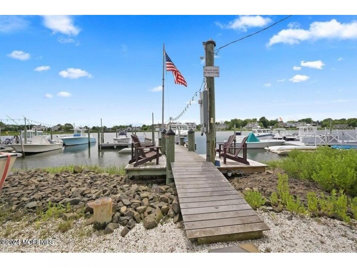 Picture of Home For Sale in Manasquan, New Jersey, United States