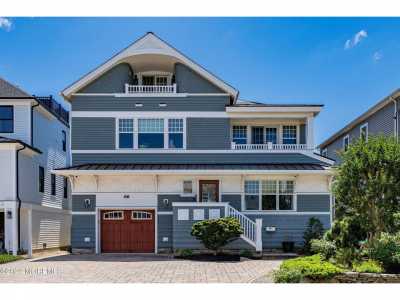 Home For Sale in Point Pleasant Beach, New Jersey