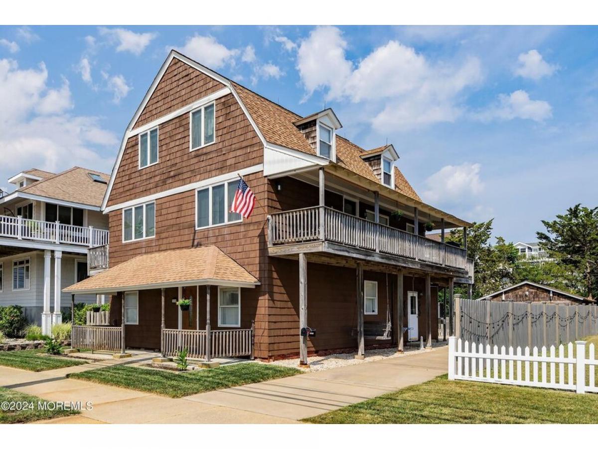 Picture of Home For Sale in Seaside Park, New Jersey, United States