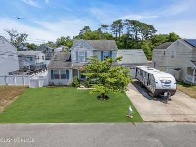 Home For Sale in Lanoka Harbor, New Jersey