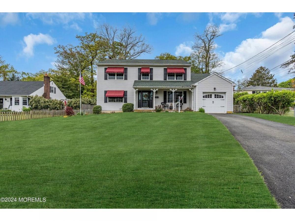 Picture of Home For Sale in Spring Lake Heights, New Jersey, United States