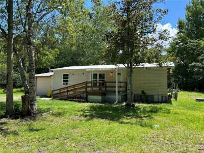 Home For Rent in Astor, Florida