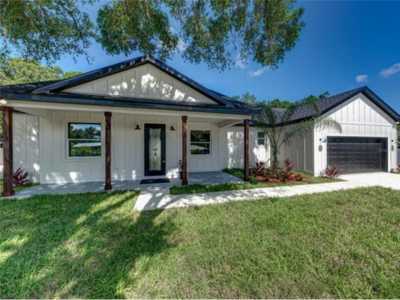 Home For Sale in Plant City, Florida