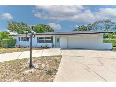 Home For Sale in Seminole, Florida