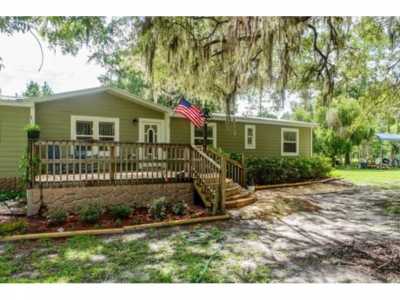 Home For Sale in Waldo, Florida