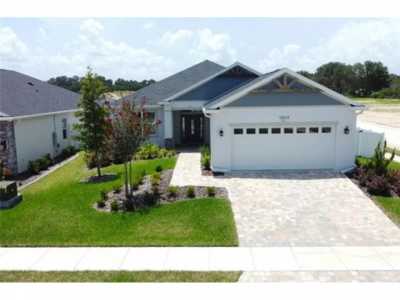 Home For Sale in Oxford, Florida