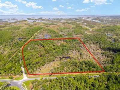 Residential Land For Sale in Yankeetown, Florida