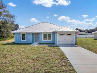 Home For Sale in Lake Placid, Florida