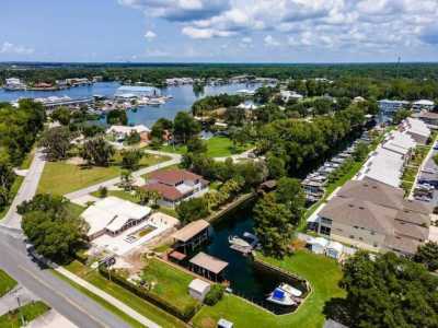 Home For Sale in Crystal River, Florida