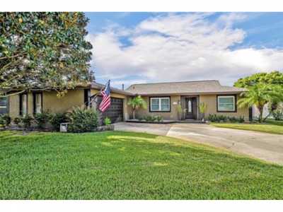 Home For Sale in Casselberry, Florida