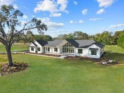 Home For Sale in Newberry, Florida