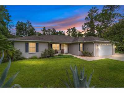 Home For Sale in Ocklawaha, Florida