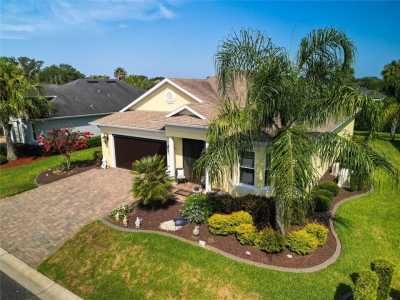 Home For Sale in Oxford, Florida