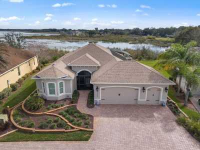 Home For Sale in Oxford, Florida