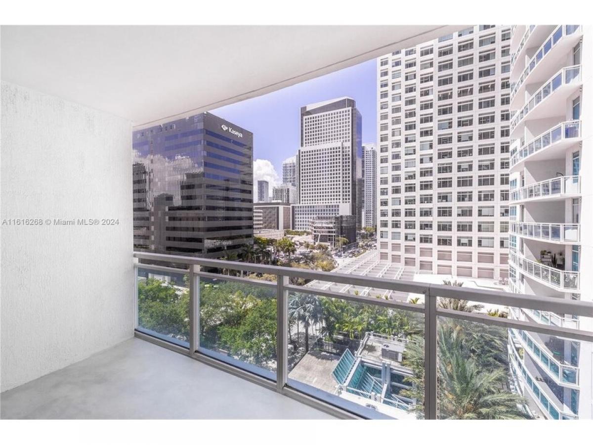 Picture of Home For Sale in Miami, Florida, United States