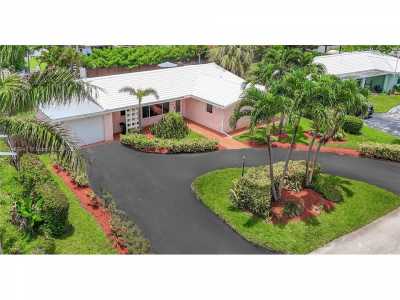 Home For Sale in Lighthouse Point, Florida