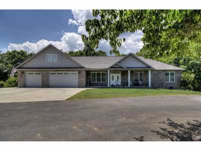 Home For Sale in Baneberry, Tennessee