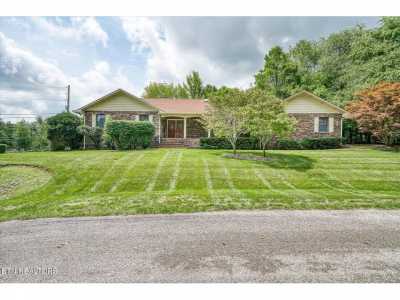 Home For Sale in Crossville, Tennessee