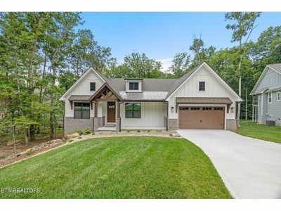 Home For Sale in Crossville, Tennessee