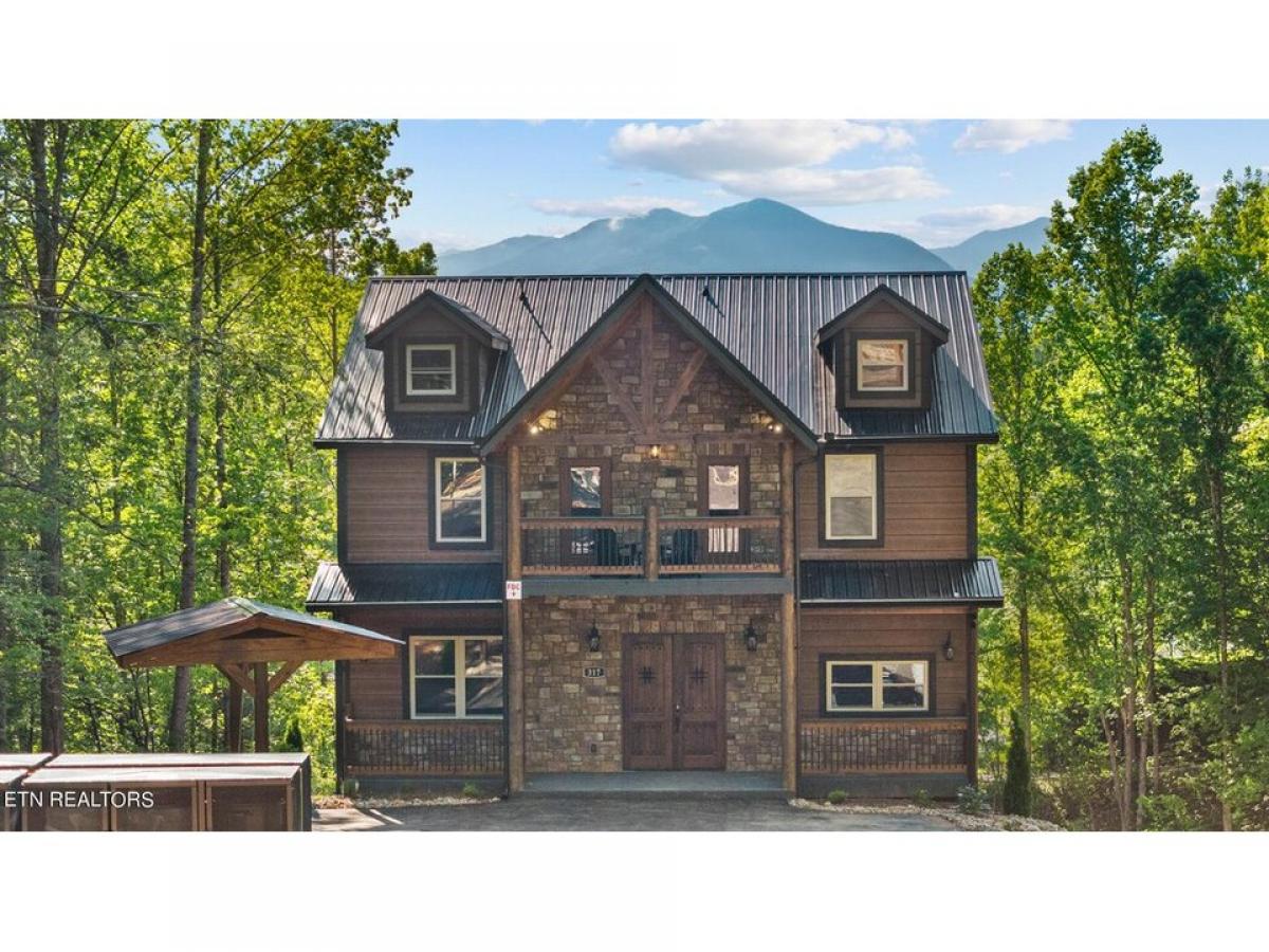 Picture of Home For Sale in Gatlinburg, Tennessee, United States