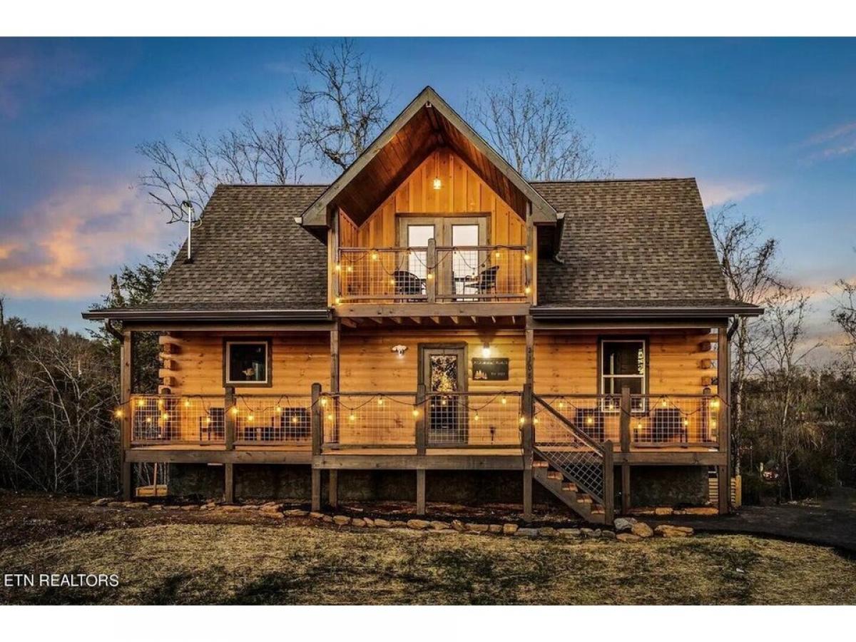 Picture of Home For Sale in Sevierville, Tennessee, United States