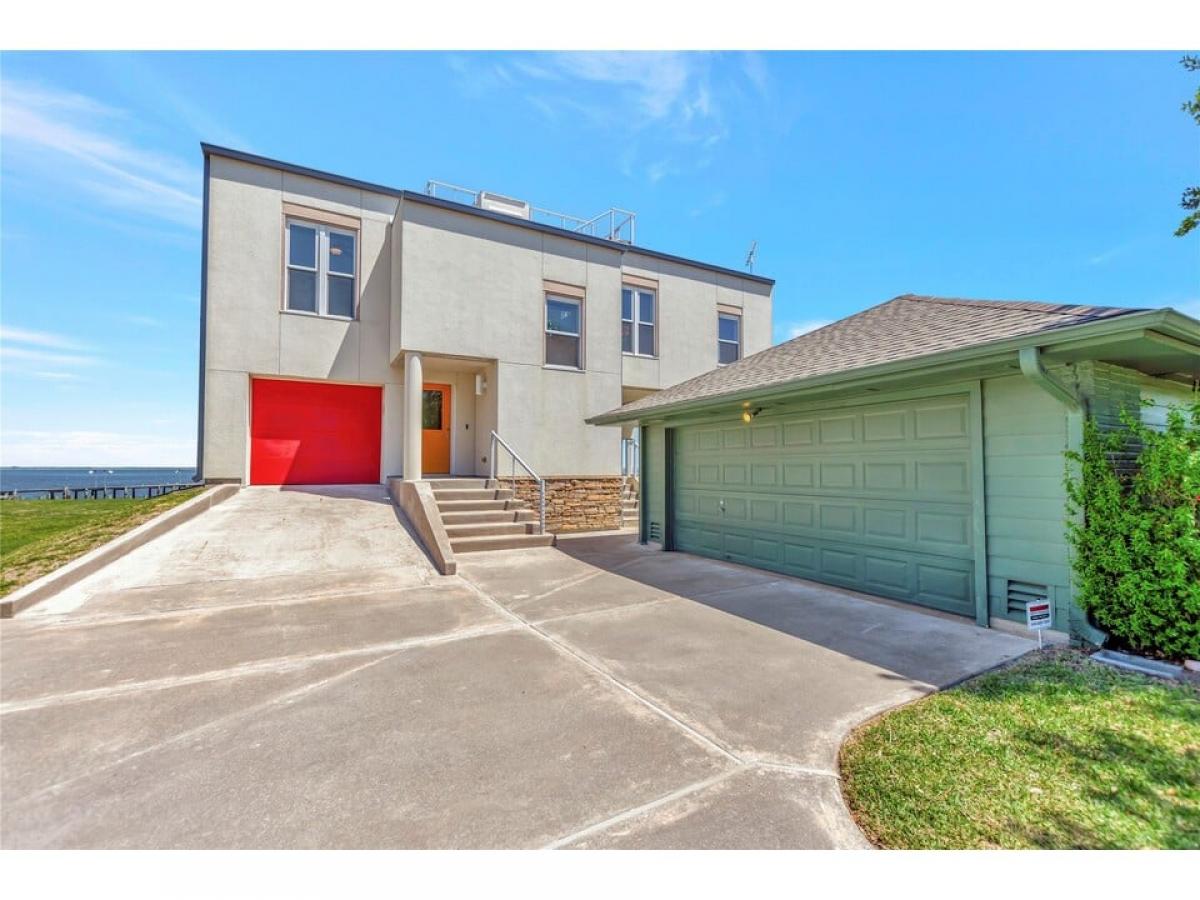 Picture of Home For Sale in La Porte, Texas, United States