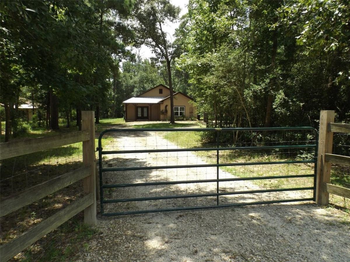 Picture of Home For Sale in Montgomery, Texas, United States