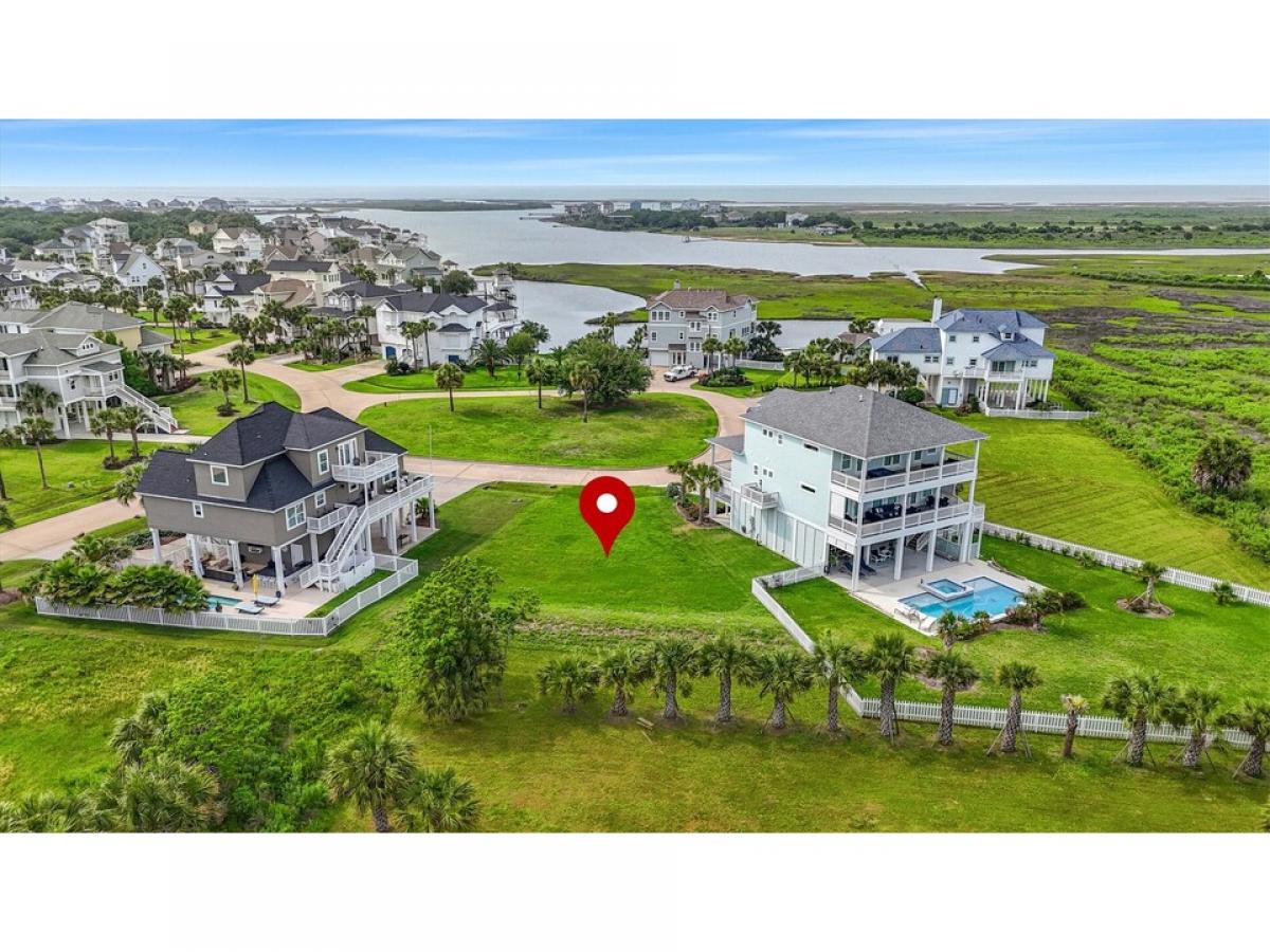 Picture of Home For Sale in Galveston, Texas, United States