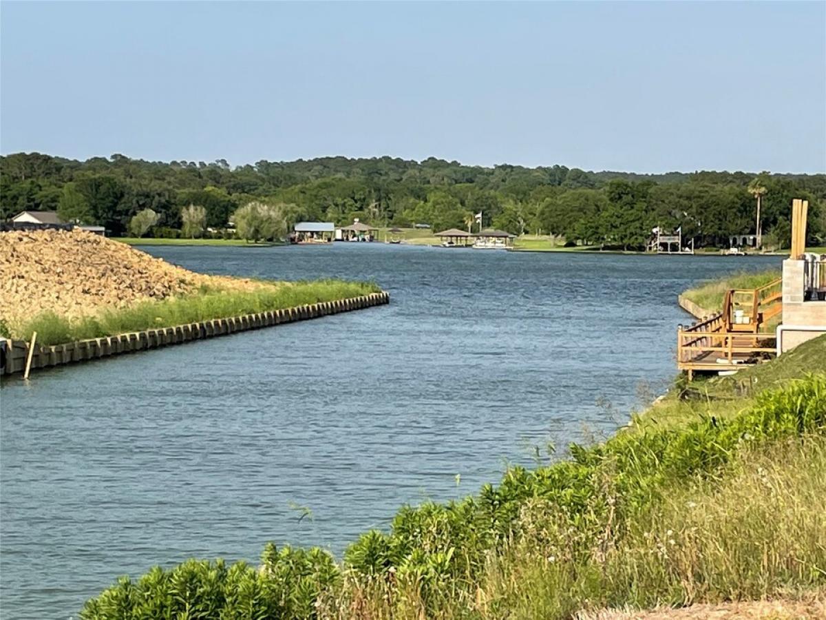 Picture of Home For Sale in Willis, Texas, United States