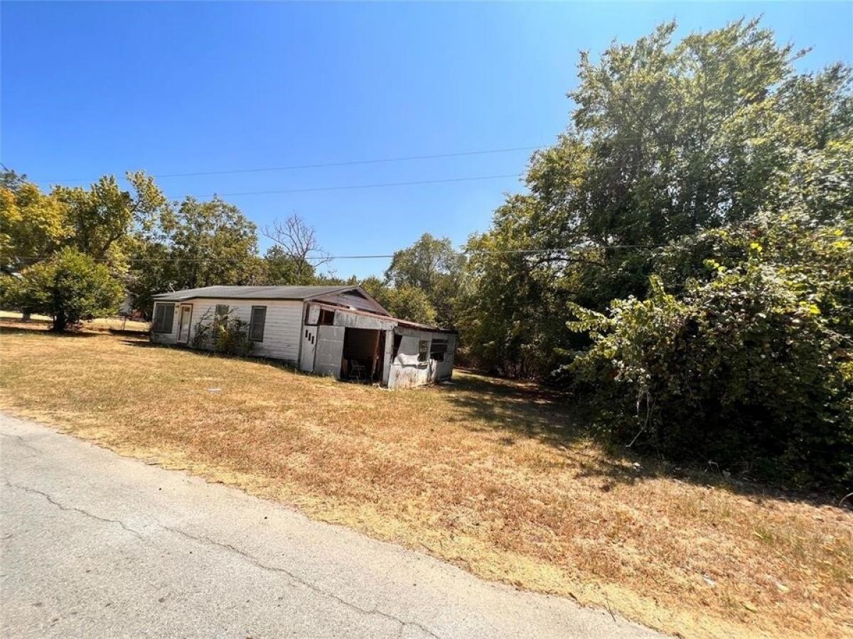 Picture of Home For Sale in Buffalo, Texas, United States