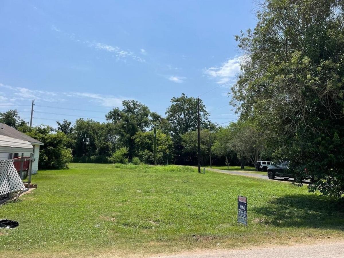 Picture of Residential Land For Sale in Wharton, Texas, United States