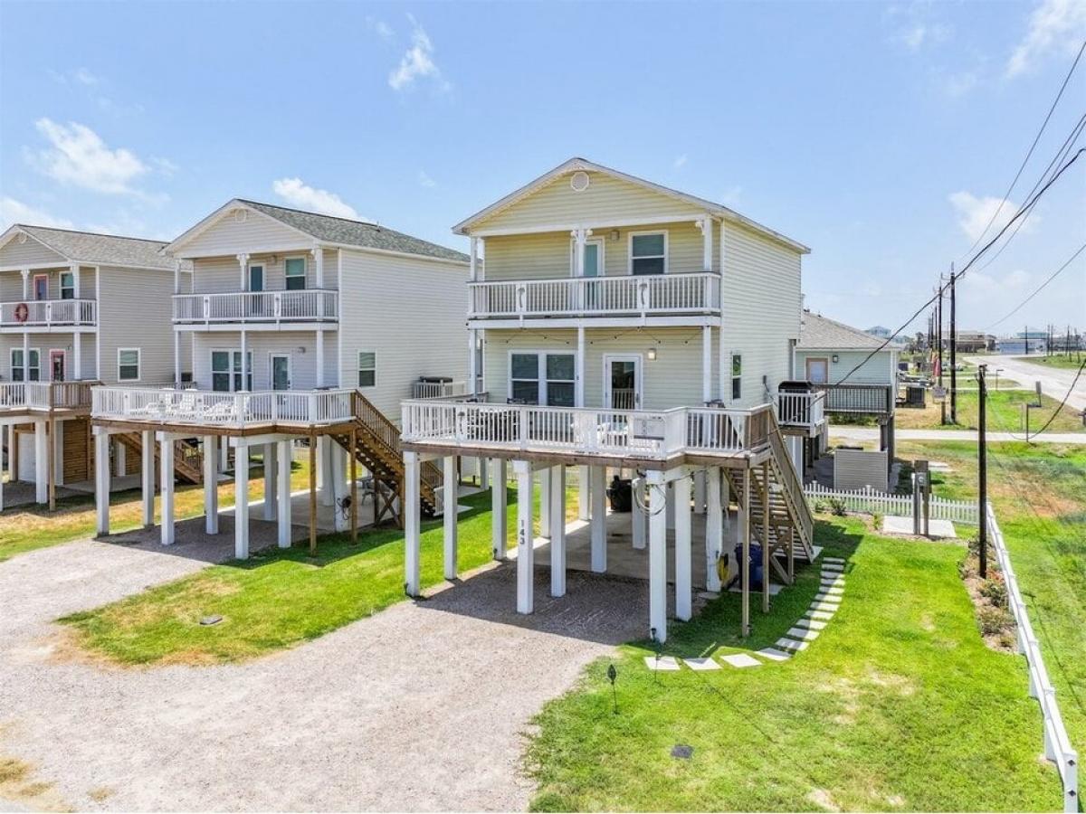 Picture of Home For Sale in Surfside Beach, Texas, United States