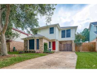 Home For Sale in Friendswood, Texas