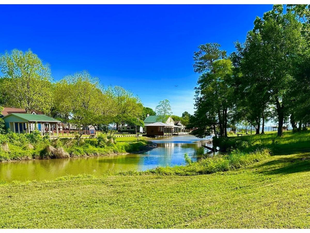 Picture of Home For Sale in Coldspring, Texas, United States