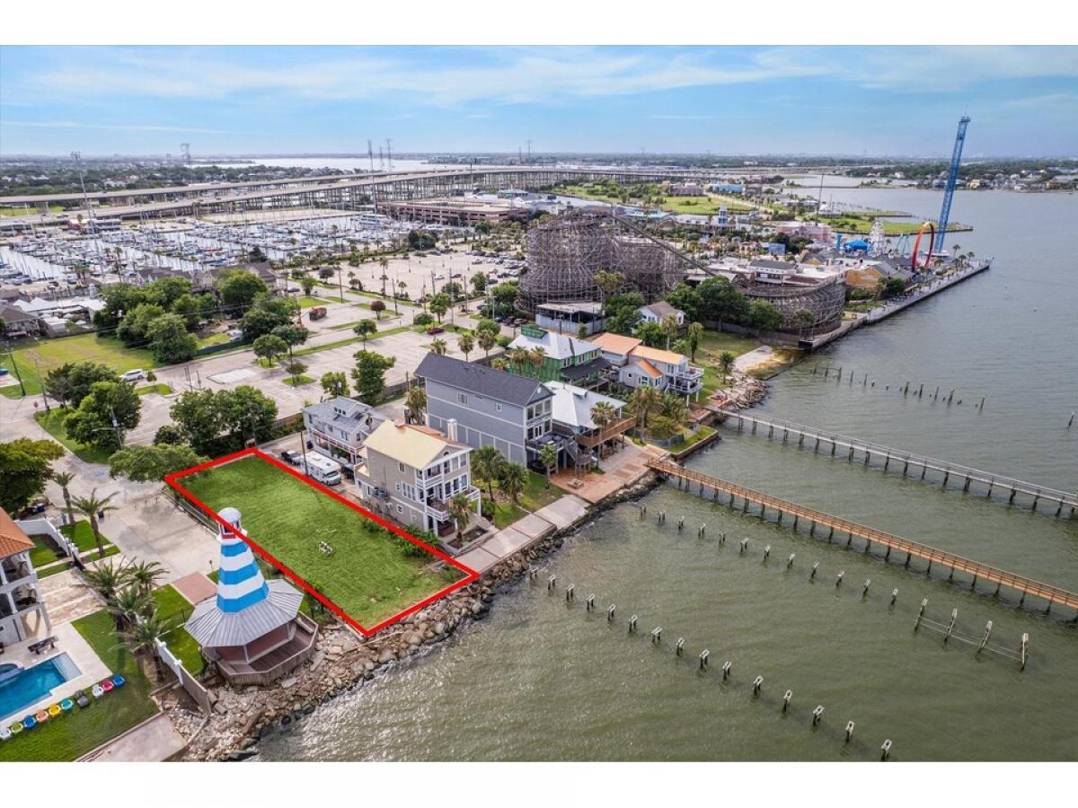 Picture of Home For Sale in Kemah, Texas, United States