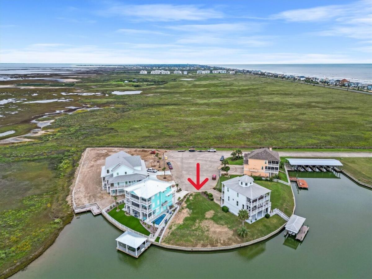 Picture of Home For Sale in Galveston, Texas, United States